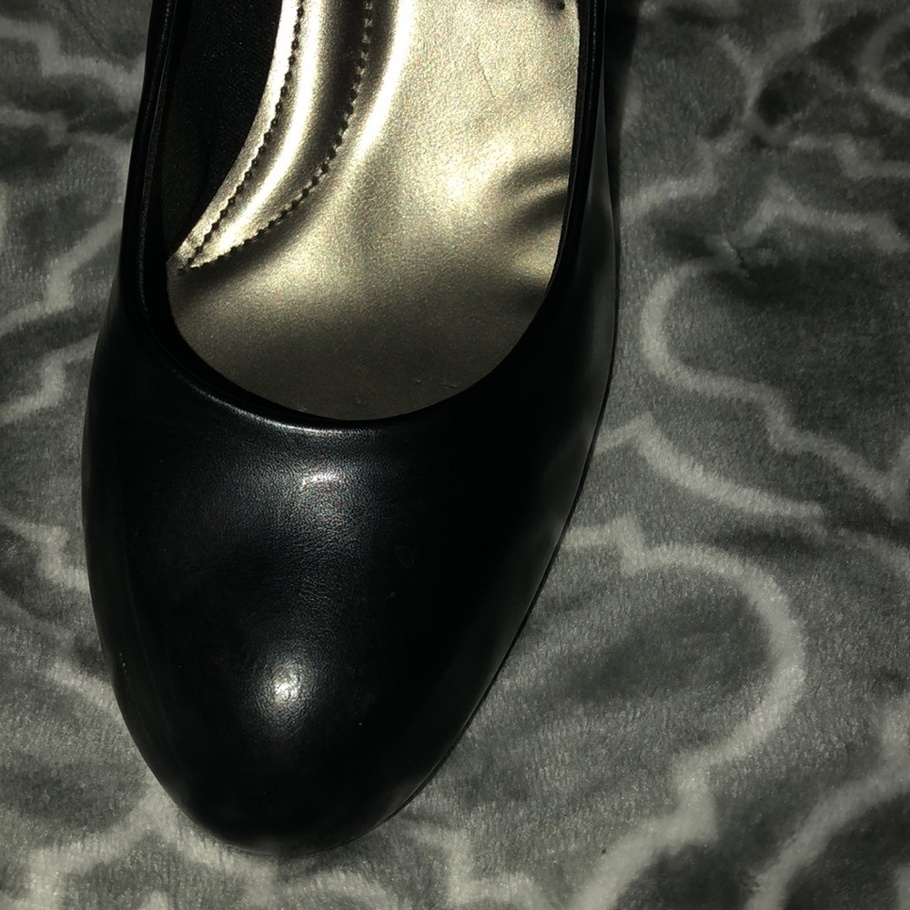 Shose - Picture 3 of 3